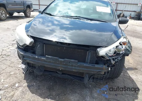 2015 Kia Forte Lx z USA, uszkodzony, nr VIN KNAFK4A6XF5388572